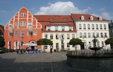 Pulsnitz_Markt_Rathaus.jpg